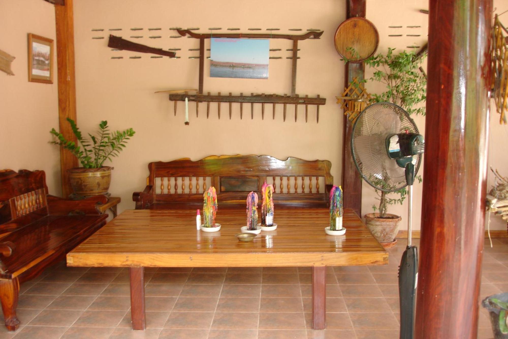 Home Stay Stc Bed And Breakfast Udon Thani Eksteriør billede